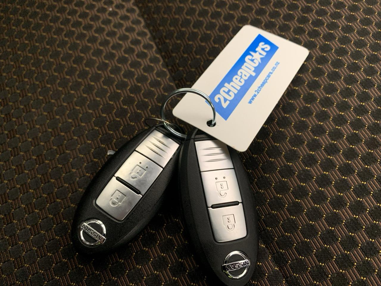 2015 Nissan Note MEDALIST EMERGENCY BRAKE PKG Hatchback LOW KMS +  PUSH BUTTON START + AUTO LIGHTS