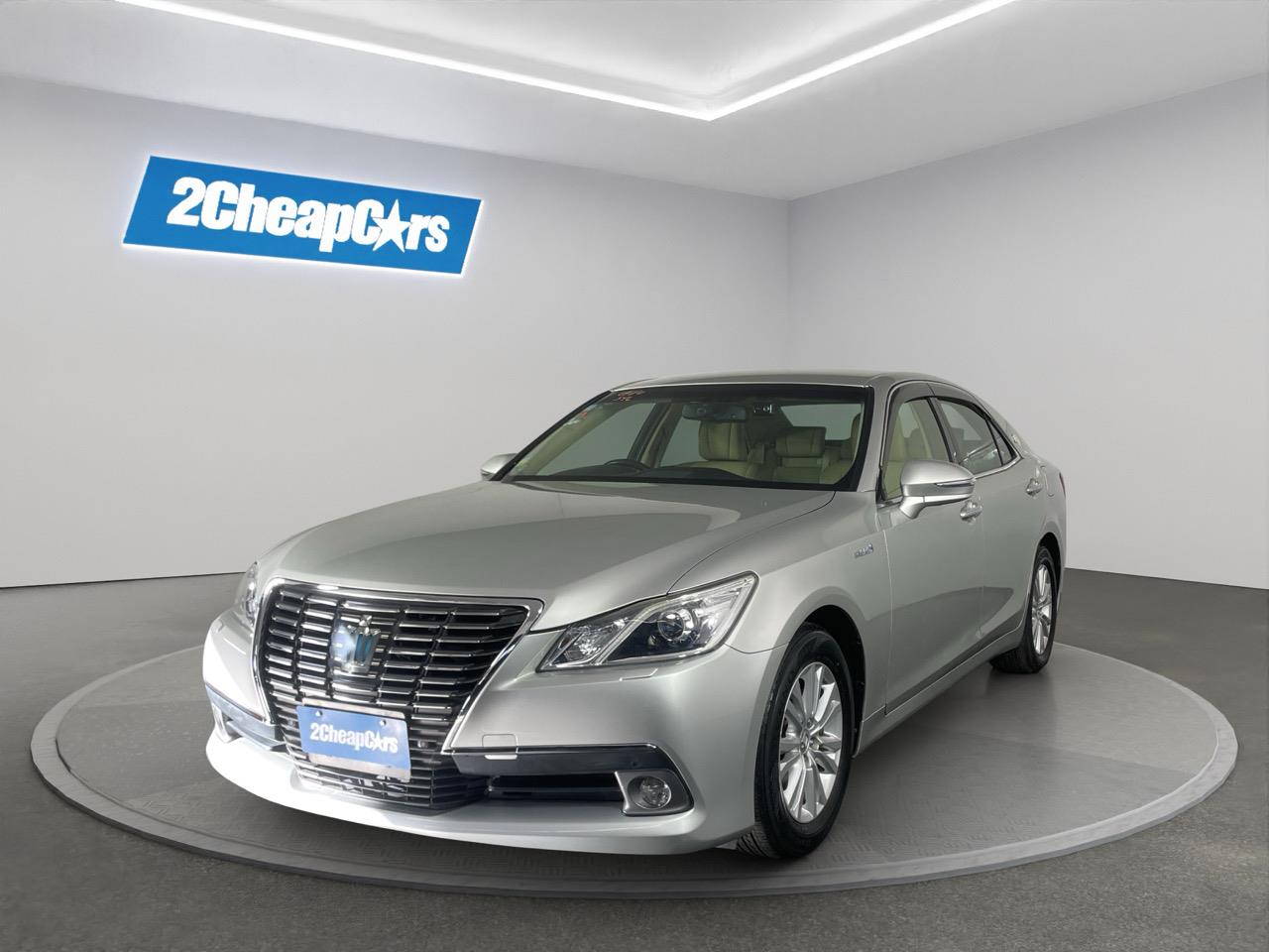 2013 Toyota Crown Hybrid Royal Saloon Sedan