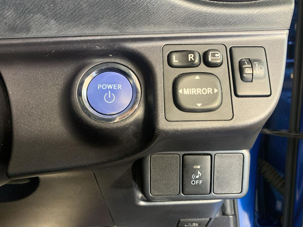 2013 Toyota Aqua G Hatchback LOW KMS + REVERSING CAMERA + PUSH BUTTON START