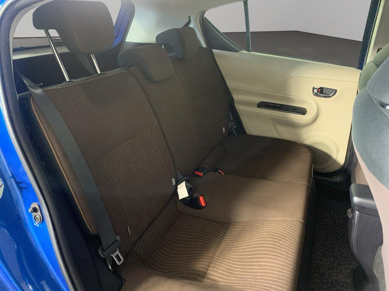 2013 Toyota Aqua G Hatchback LOW KMS + REVERSING CAMERA + PUSH BUTTON START