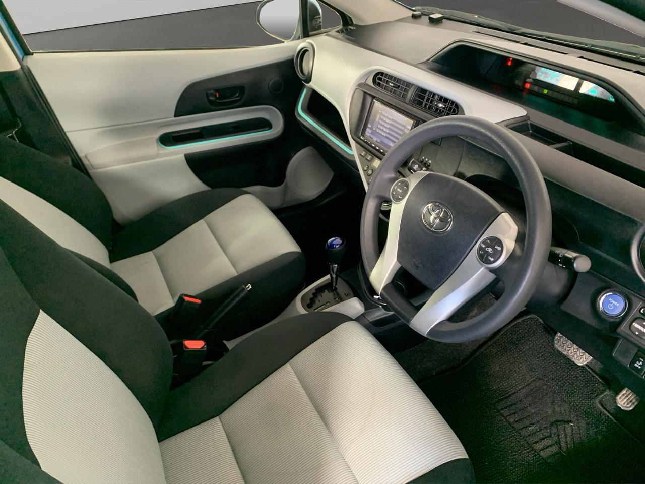 2013 Toyota Aqua G Hatchback PUSH SRART + AUTO LIGHTS + REVESING CAMERA