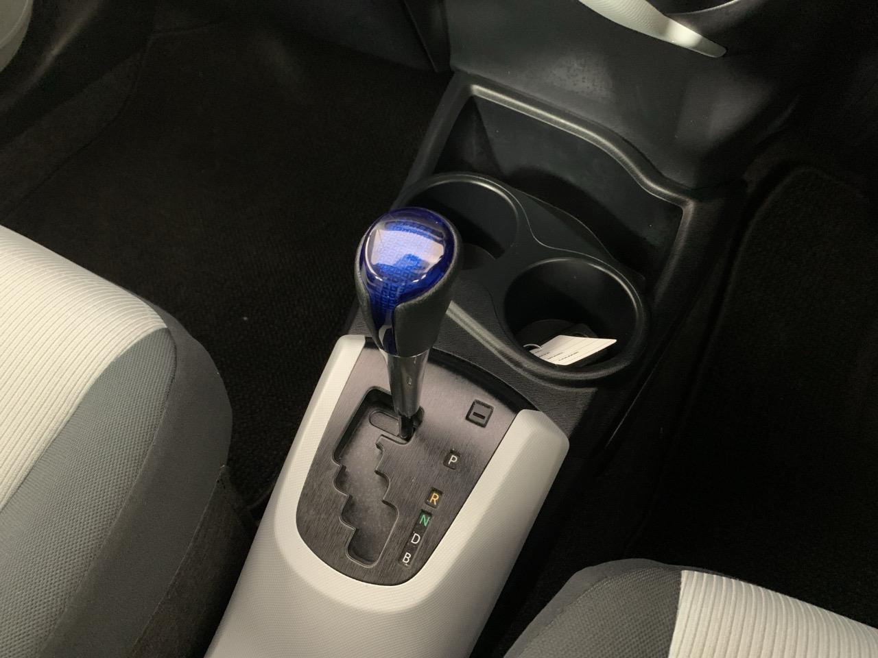 2013 Toyota Aqua G Hatchback PUSH SRART + AUTO LIGHTS + REVESING CAMERA