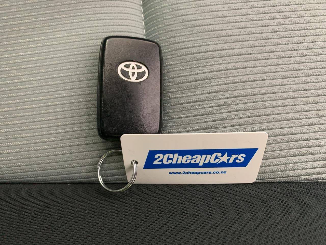 2013 Toyota Aqua G Hatchback PUSH SRART + AUTO LIGHTS + REVESING CAMERA