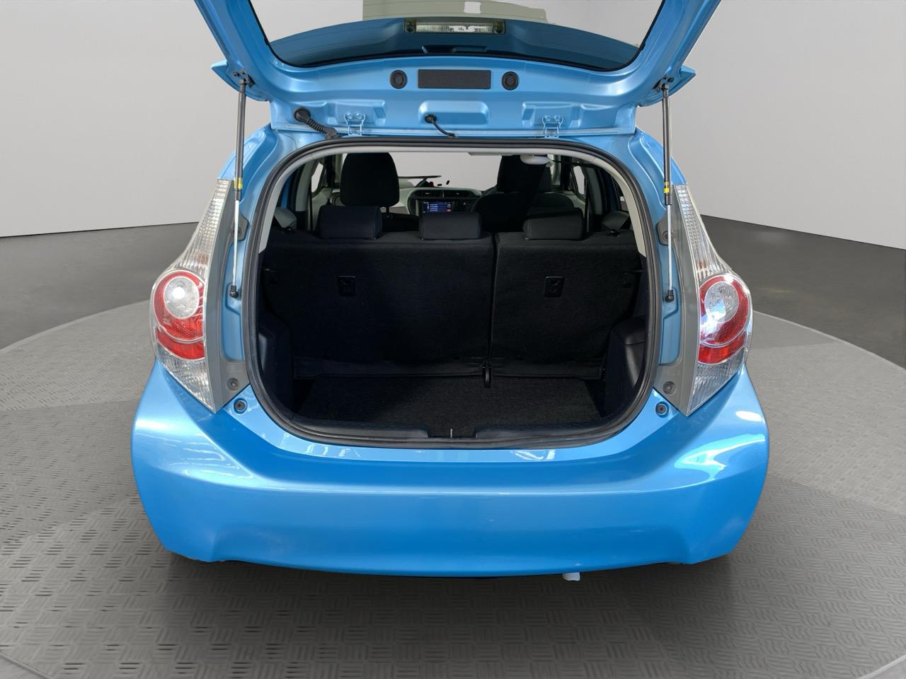 2013 Toyota Aqua G Hatchback PUSH SRART + AUTO LIGHTS + REVESING CAMERA