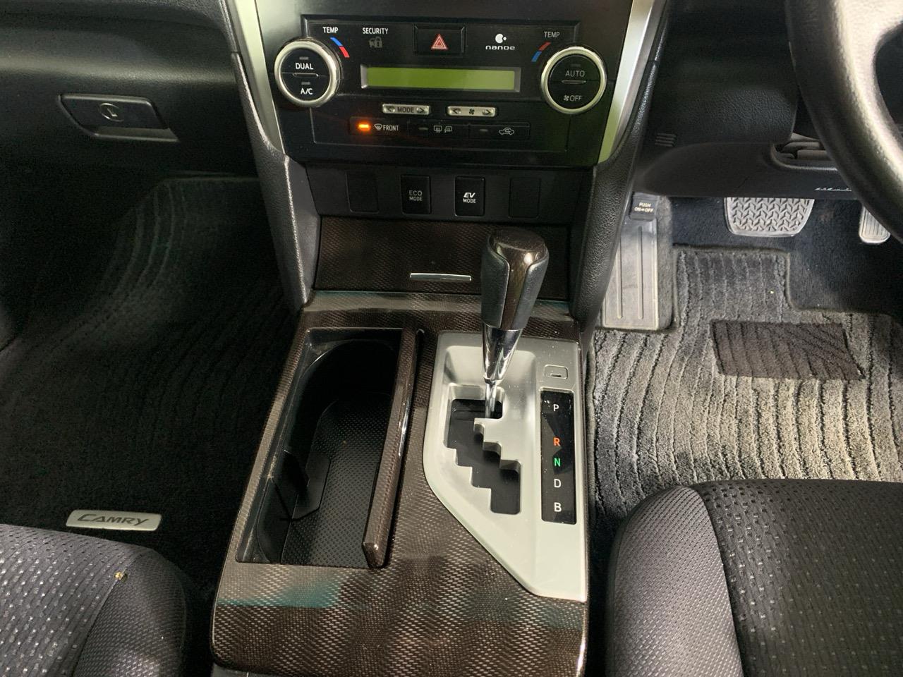2012 Toyota Camry Hybrid Sedan POWER ADJUSTMENT SEATS + PUSH BUTTON START