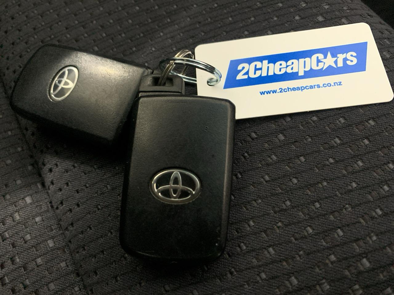 2012 Toyota Camry Hybrid Sedan POWER ADJUSTMENT SEATS + PUSH BUTTON START