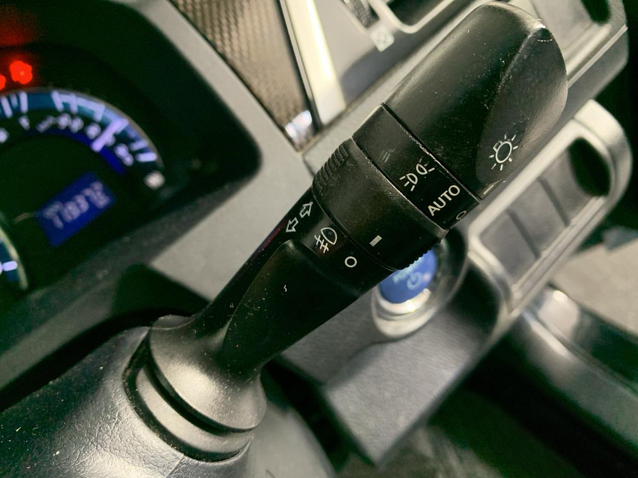 2012 Toyota Camry Hybrid Sedan POWER ADJUSTMENT SEATS + PUSH BUTTON START