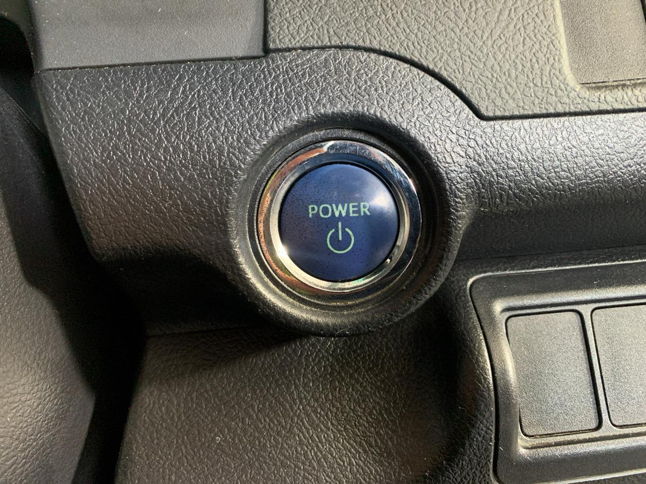 2012 Toyota Camry Hybrid Sedan POWER ADJUSTMENT SEATS + PUSH BUTTON START