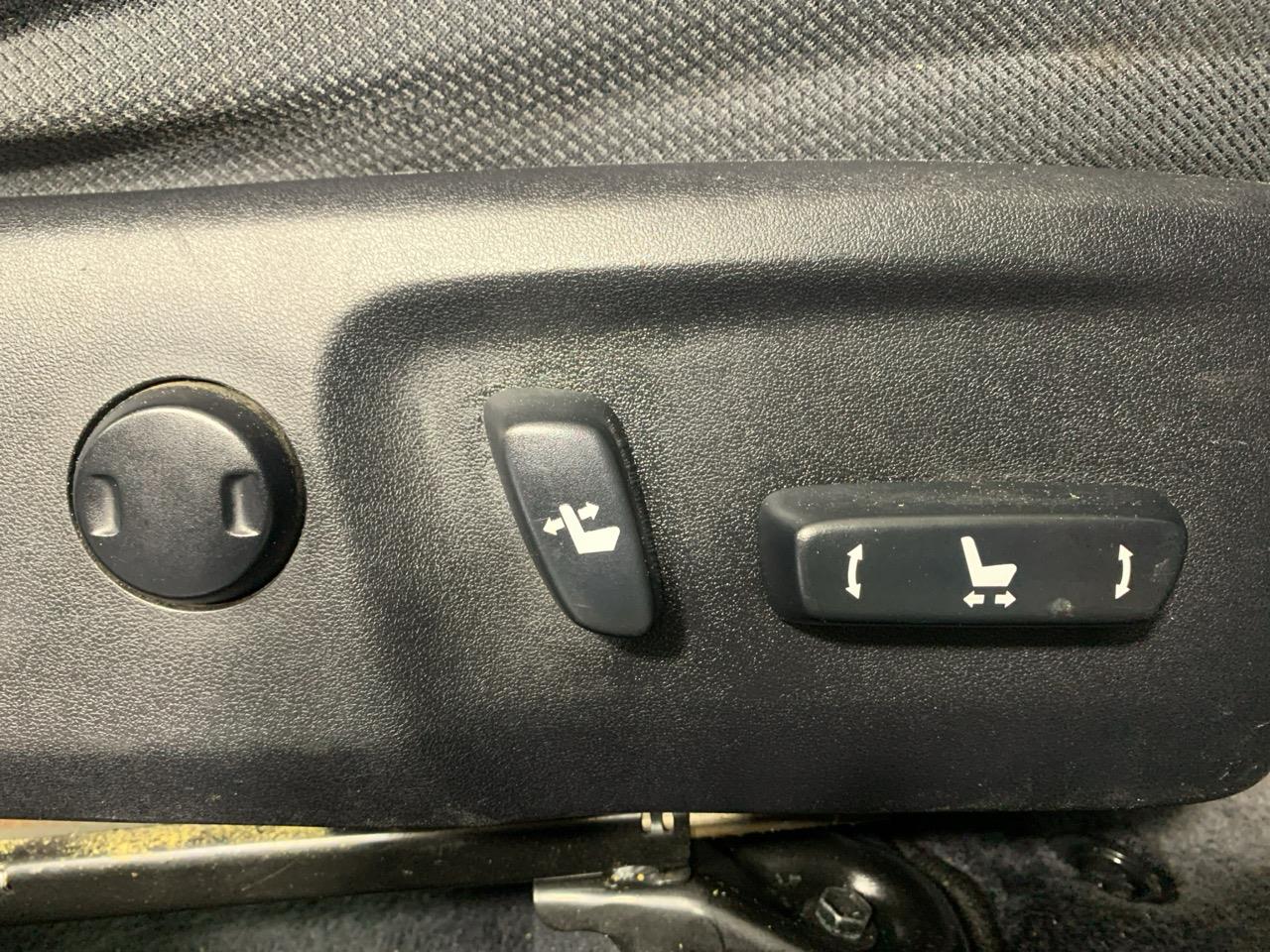 2012 Toyota Camry Hybrid Sedan POWER ADJUSTMENT SEATS + PUSH BUTTON START