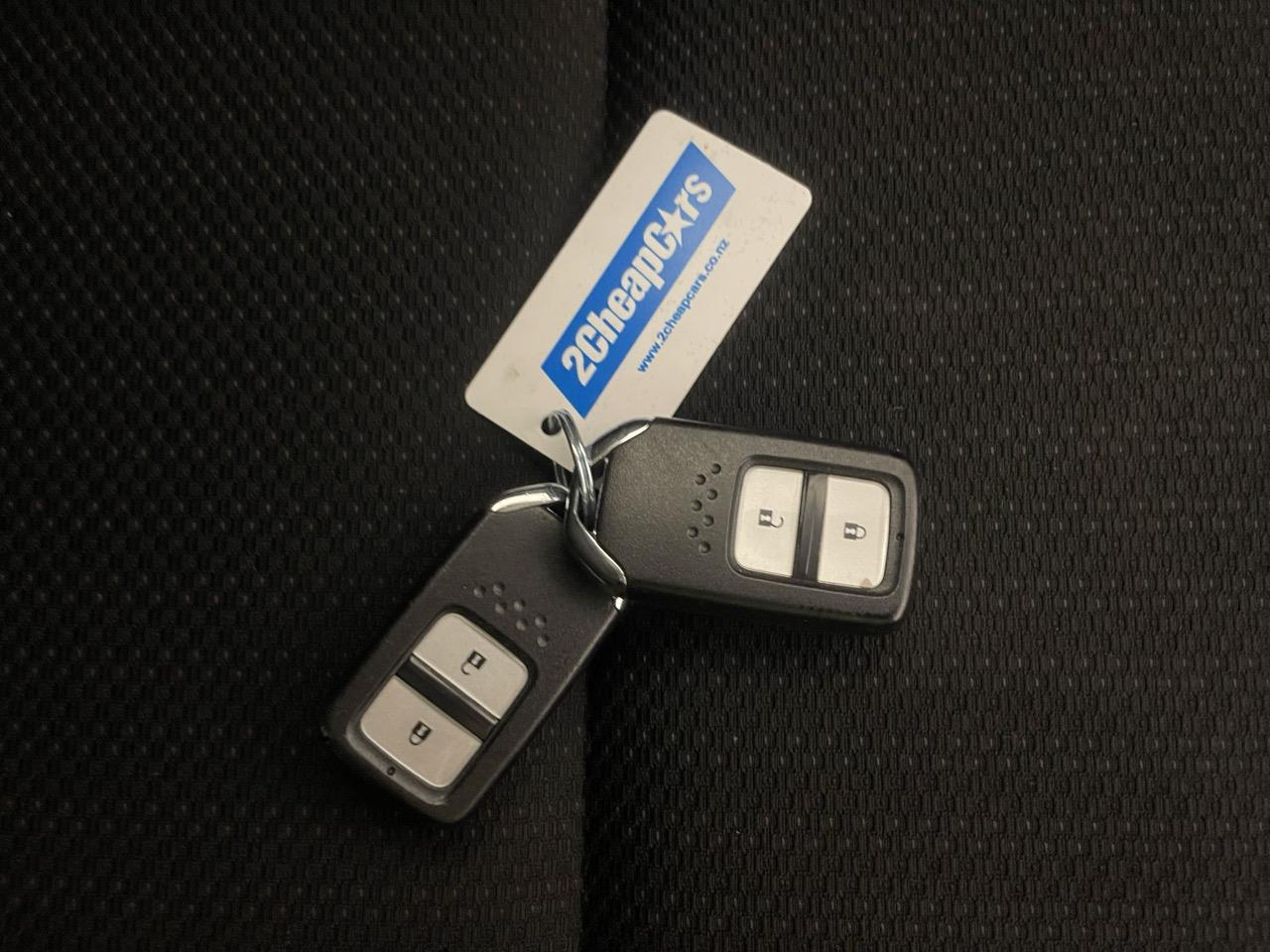 2014 Honda Vezel HYBIRID X RV/SUV REVERSING CAMERA + CRUISE CONTROL + PADDLE SHIFT