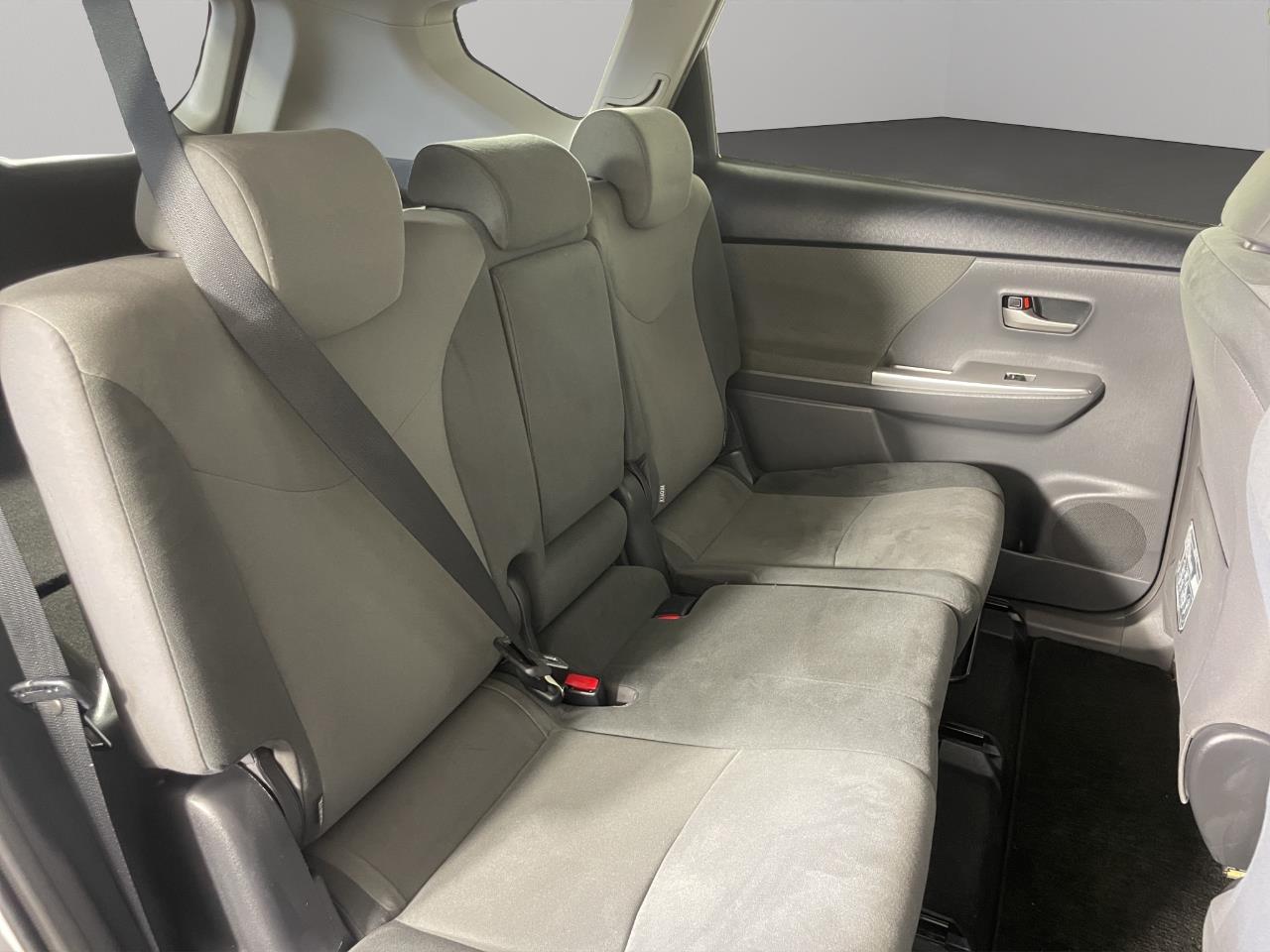 2012 Toyota Prius Alpha S Station Wagon REVERSING CAMERA + SMART KEY + AUTO LIGHTS