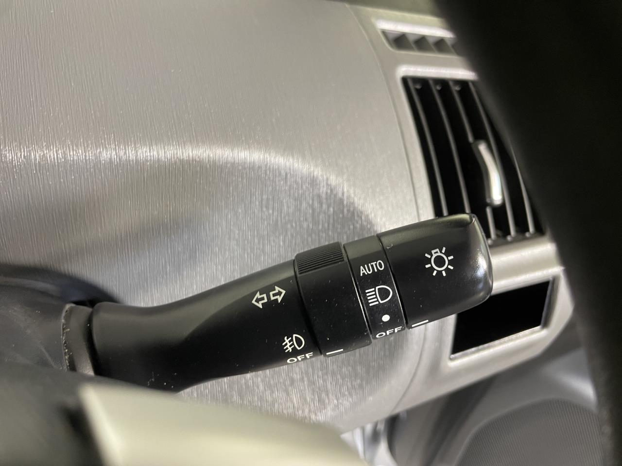 2012 Toyota Prius Alpha S Station Wagon REVERSING CAMERA + SMART KEY + AUTO LIGHTS