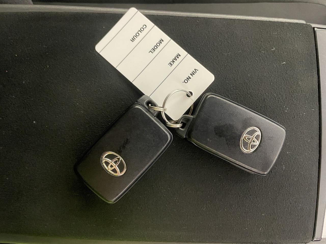 2012 Toyota Prius Alpha S Station Wagon REVERSING CAMERA + SMART KEY + AUTO LIGHTS