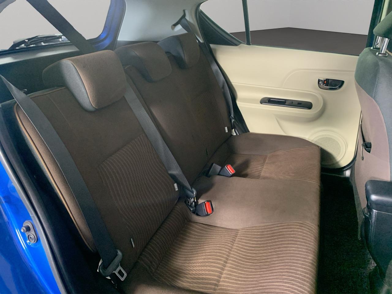 2013 Toyota Aqua G Hatchback REVERSING CAMERA + PUSH BUTTON START + AUTO LIGHTS