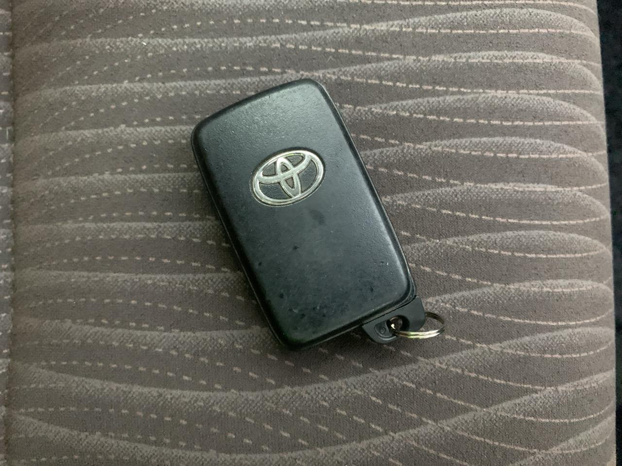 2013 Toyota Aqua G Hatchback REVERSING CAMERA + PUSH BUTTON START + AUTO LIGHTS