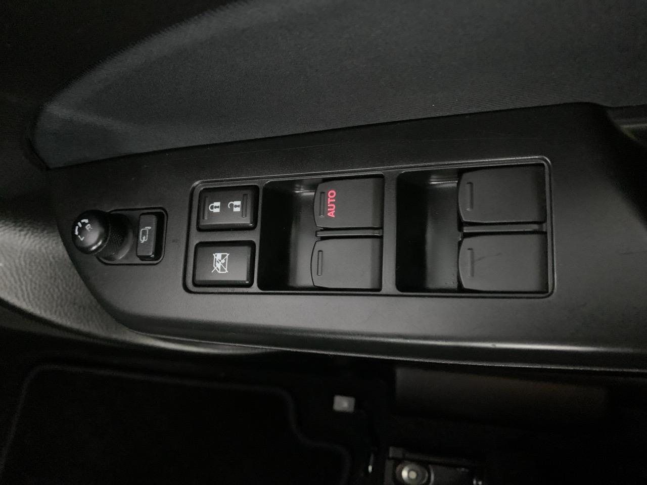 2015 Suzuki Swift 1.2 XG Hatchback KEYLESS ENTRY + PUSH SRART 