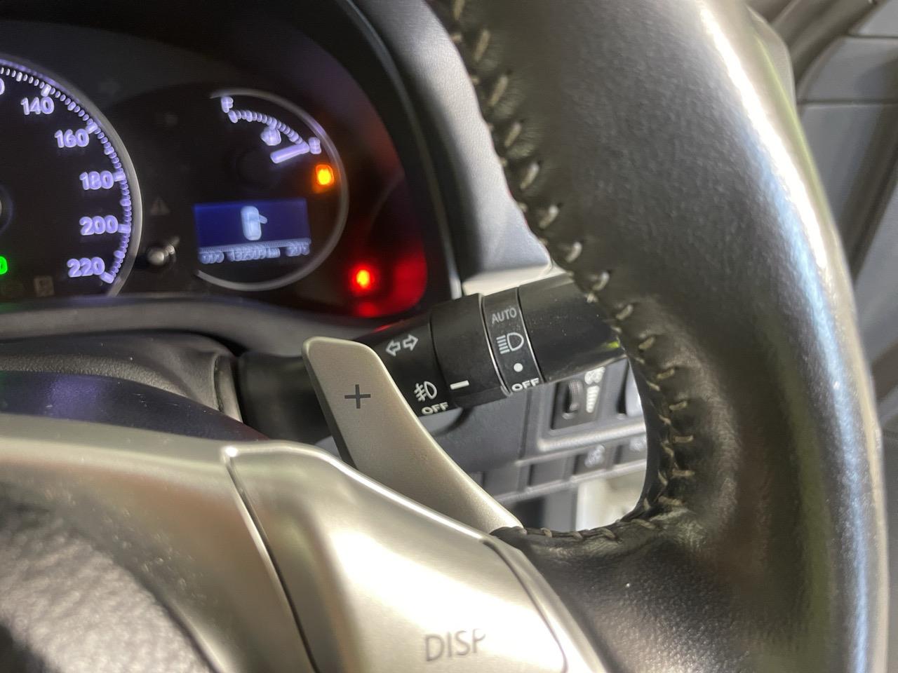 2012 Lexus CT200h Version L Hatchback HEATED SEATS + REVERSING CAMERA + PUSH START