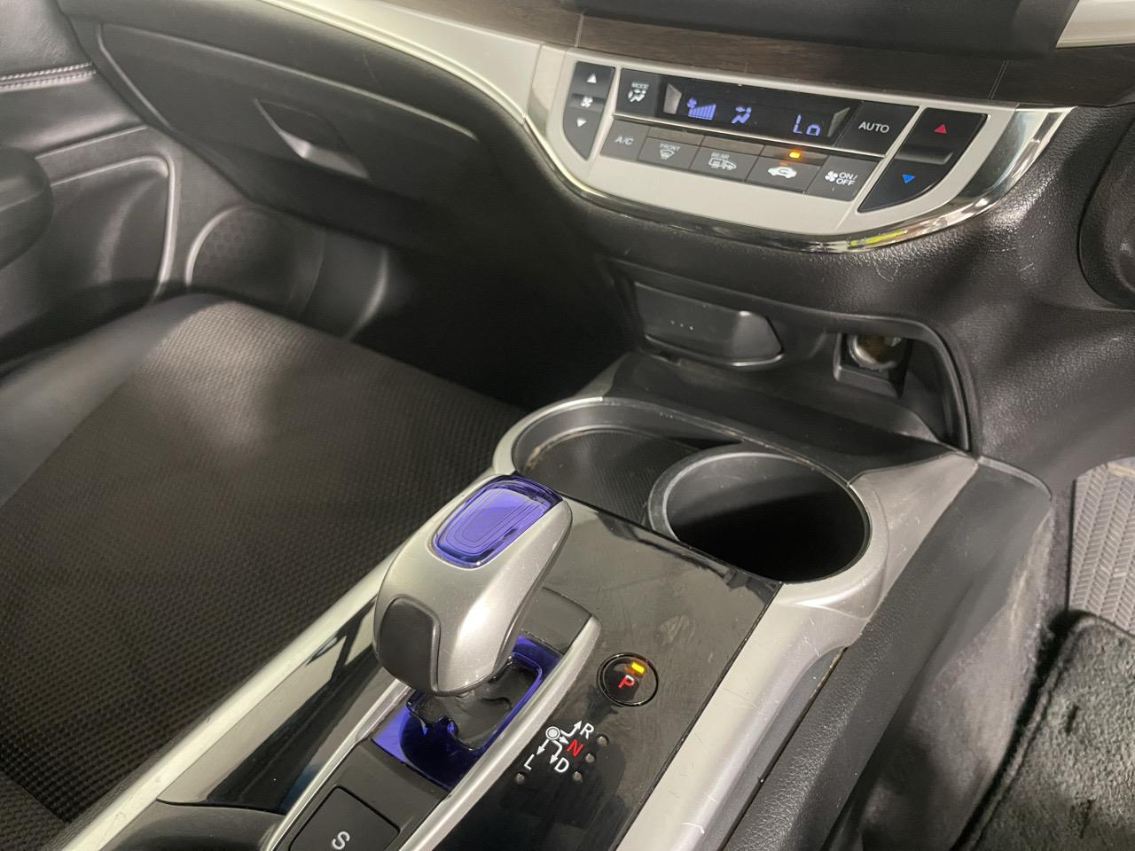 2015 Honda JADE HYBRID X People Mover REVESING CAMERA + CRUISE CONTROL