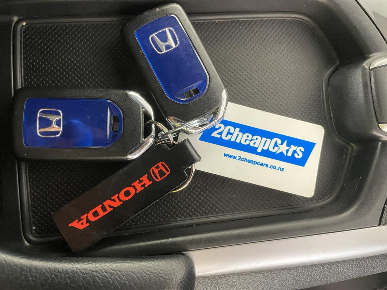 2015 Honda JADE HYBRID X People Mover REVESING CAMERA + CRUISE CONTROL