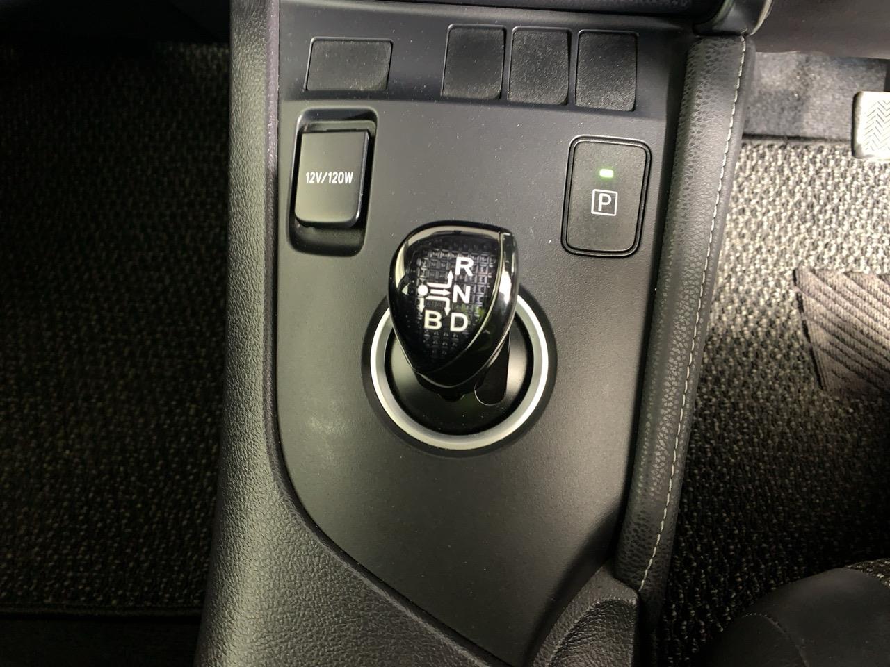 2016 Toyota Auris Corolla Hybrid G Hatchback REVERSING CAMERA + PUSH BUTTON START + AUTO LIGHTS