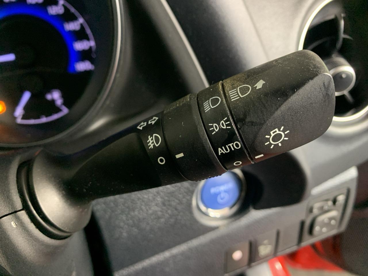 2016 Toyota Auris Corolla Hybrid G Hatchback REVERSING CAMERA + PUSH BUTTON START + AUTO LIGHTS