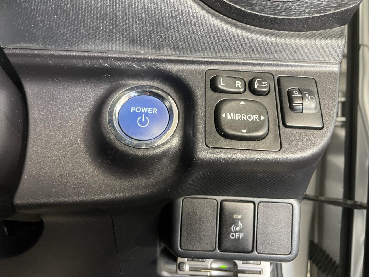 2013 Toyota Aqua S Hatchback REVERSING CAMERA + AUTO LIGHTS + PUSH START