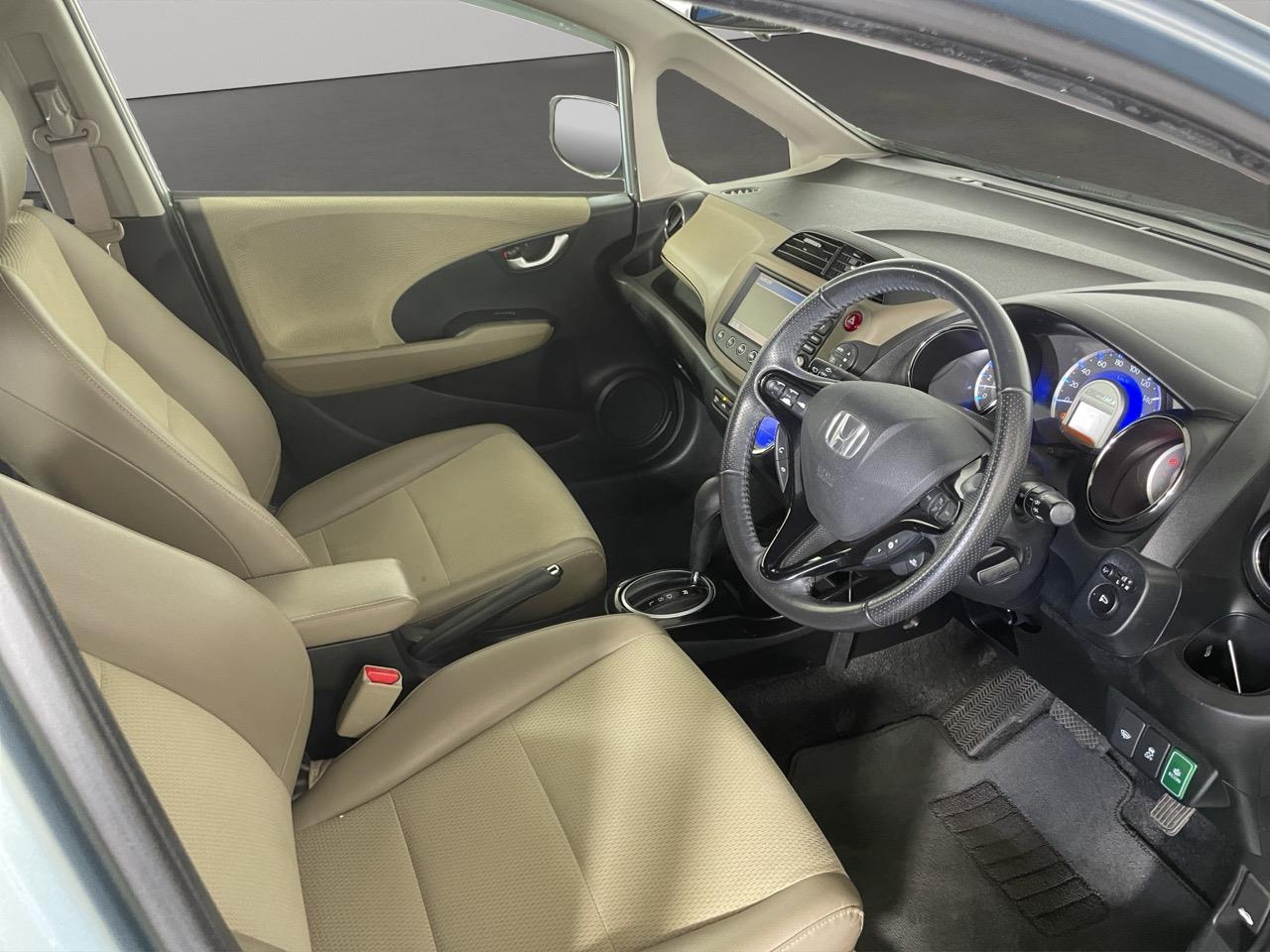 2012 Honda Fit SHUTTLE HYBRID Station Wagon REVERSING CAMERA + AUTO LIGHTS + GREAT SPACE