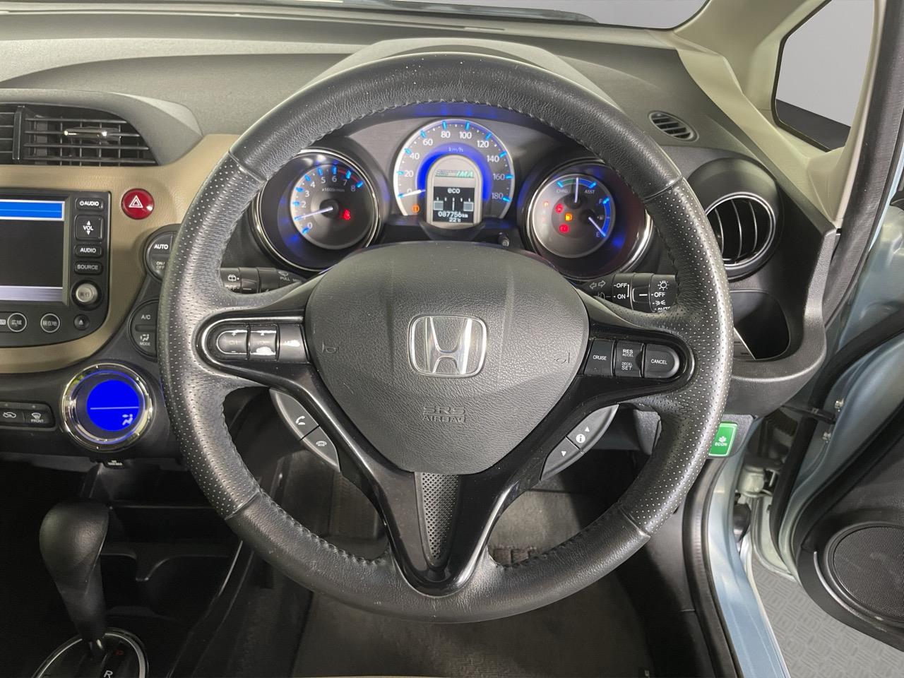 2012 Honda Fit SHUTTLE HYBRID Station Wagon REVERSING CAMERA + AUTO LIGHTS + GREAT SPACE