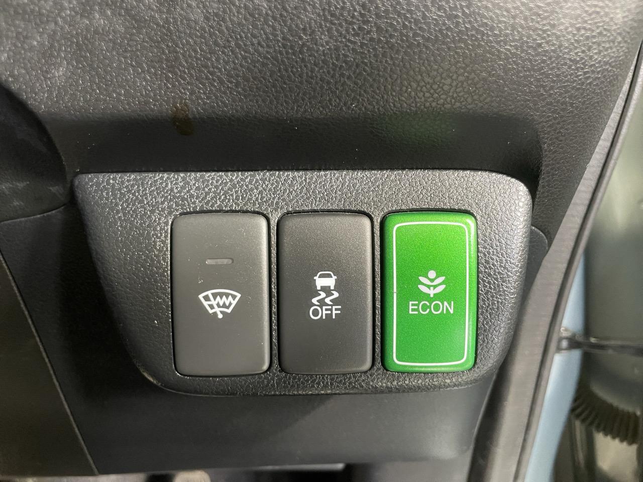 2012 Honda Fit SHUTTLE HYBRID Station Wagon REVERSING CAMERA + AUTO LIGHTS + GREAT SPACE