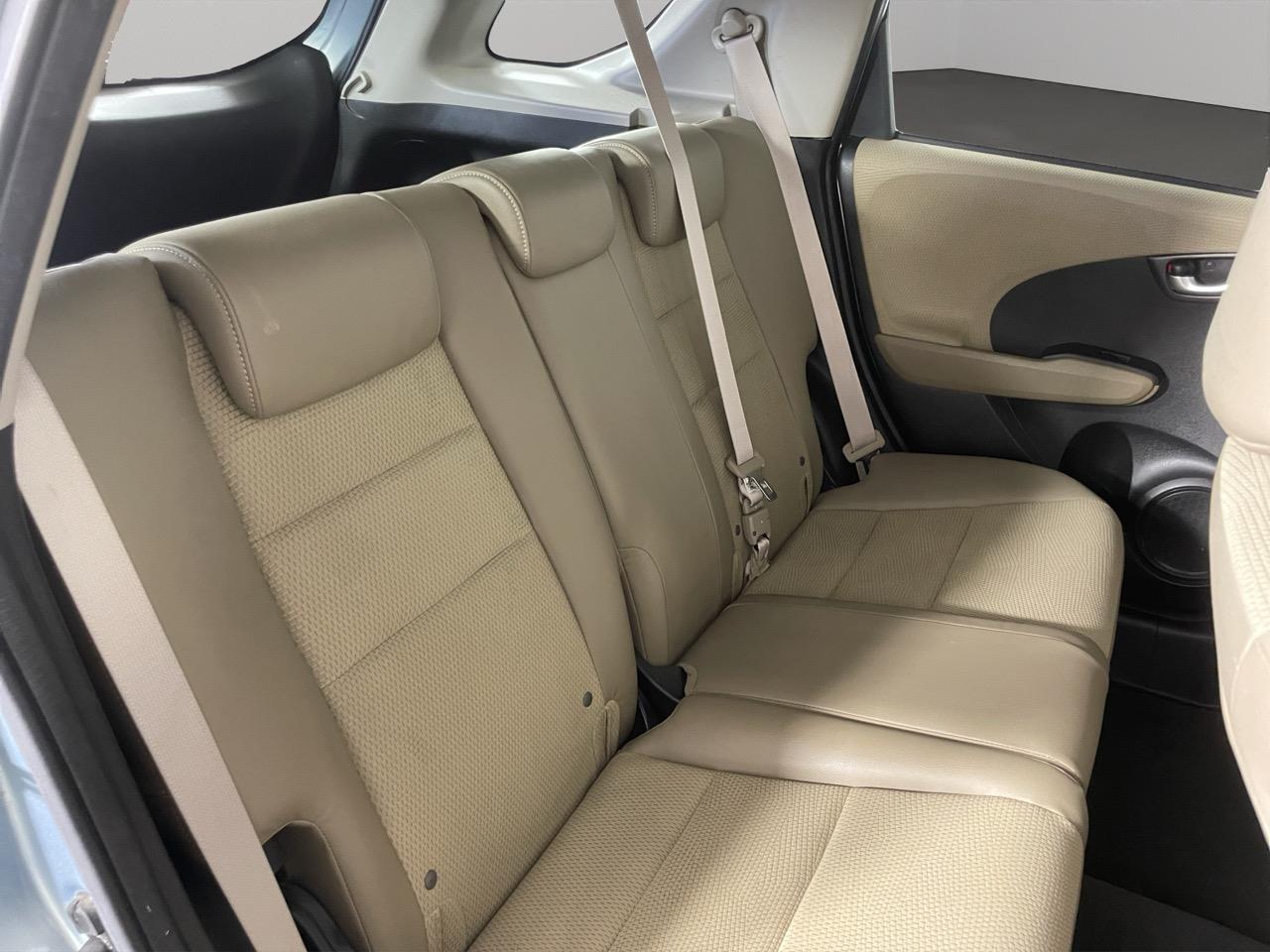 2012 Honda Fit SHUTTLE HYBRID Station Wagon REVERSING CAMERA + AUTO LIGHTS + GREAT SPACE