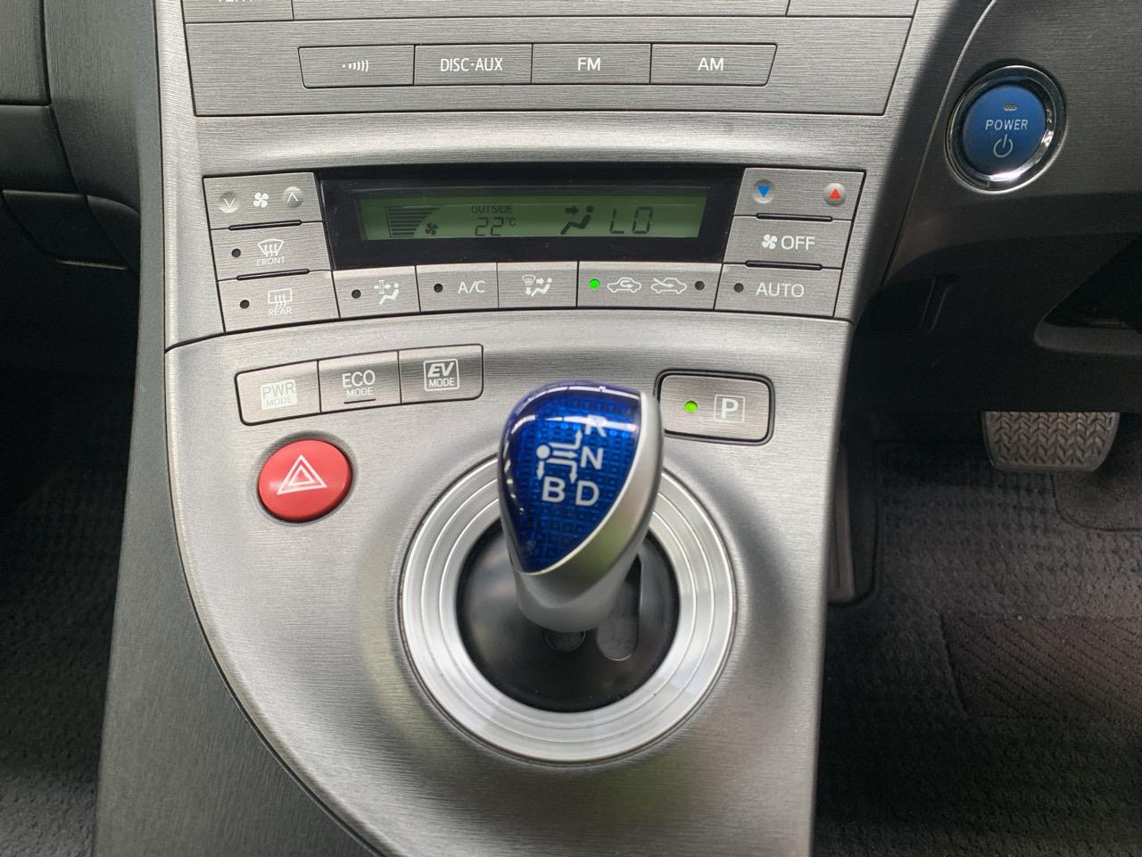 2015 Toyota Prius S Hatchback PUSH BUTTON START + AUTO LIGHTS