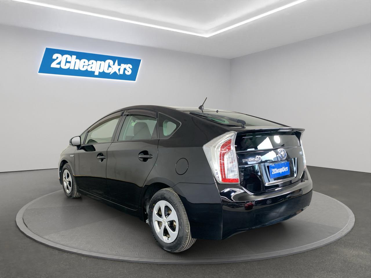 2015 Toyota Prius S Hatchback PUSH BUTTON START + AUTO LIGHTS