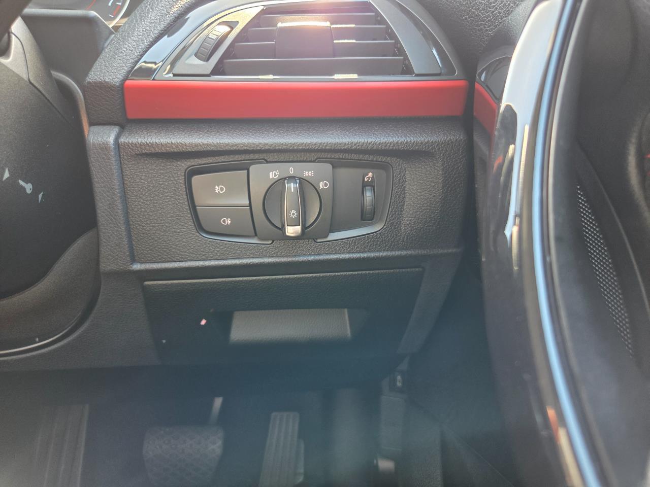 2013 BMW 116i  Hatchback LOW KM + REVERSING CAMERA + SMART KEY