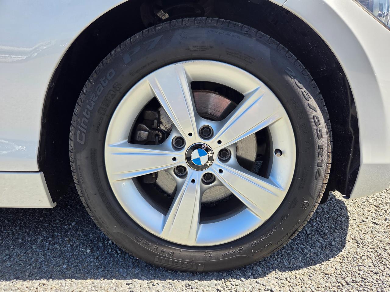 2013 BMW 116i  Hatchback LOW KM + REVERSING CAMERA + SMART KEY