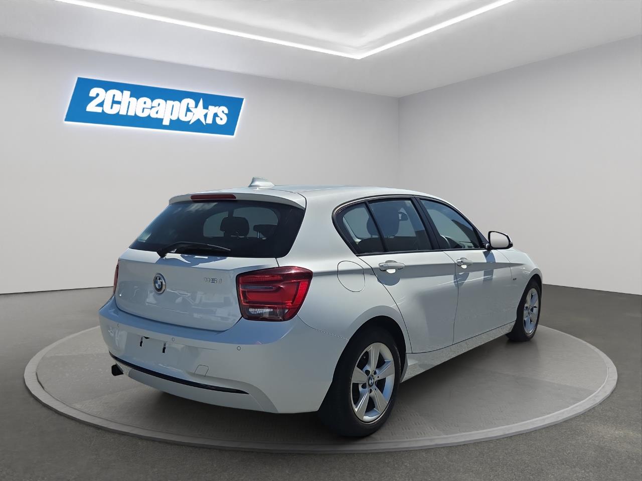 2013 BMW 116i  Hatchback LOW KM + REVERSING CAMERA + SMART KEY