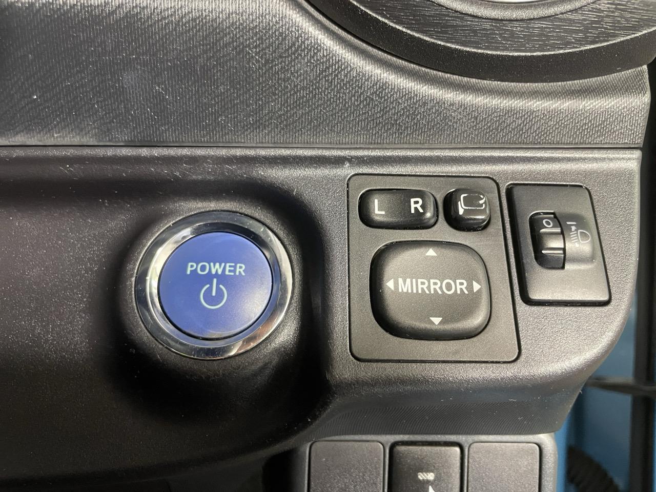 2013 Toyota Aqua G Hatchback REVERSING CAMERA + AUTO LIGHTS + PUSH START