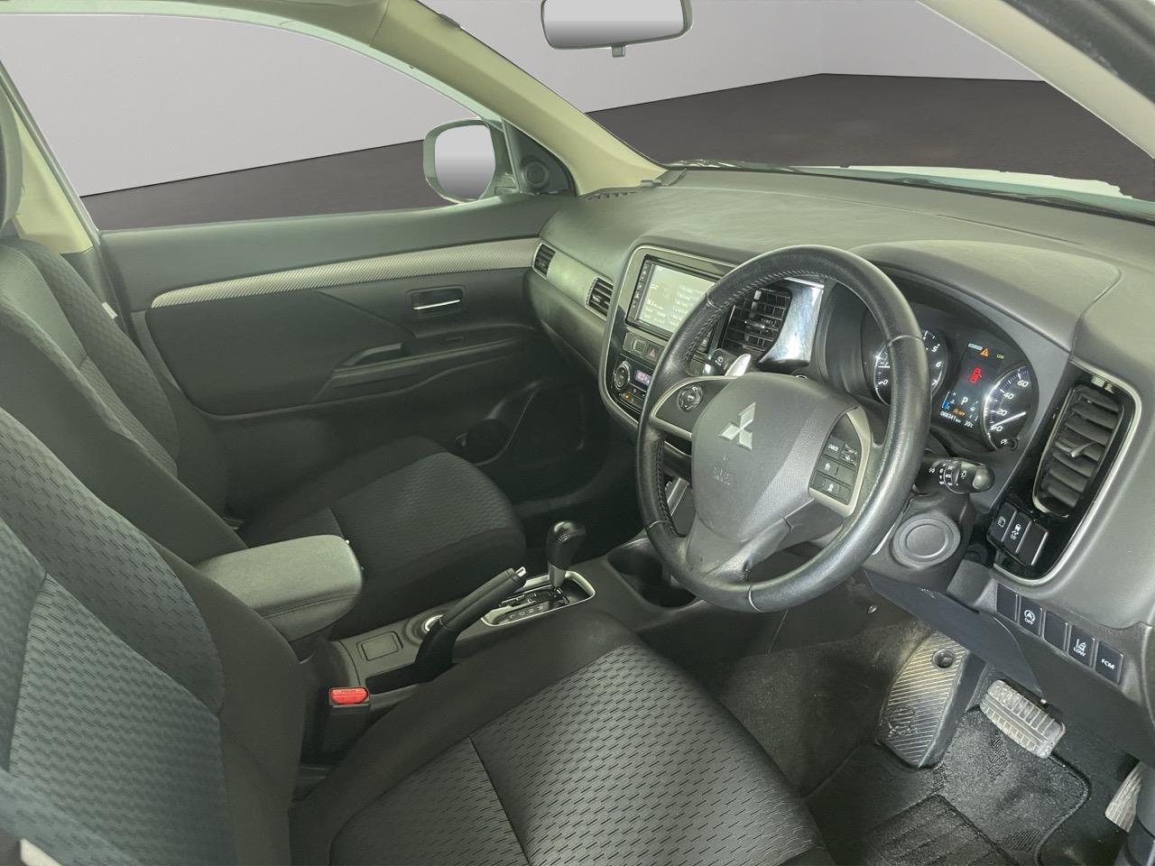 2013 Mitsubishi Outlander 24G Safety Package RV/SUV 4WD + REVERSING CAMERA + PADDLE SHIFT