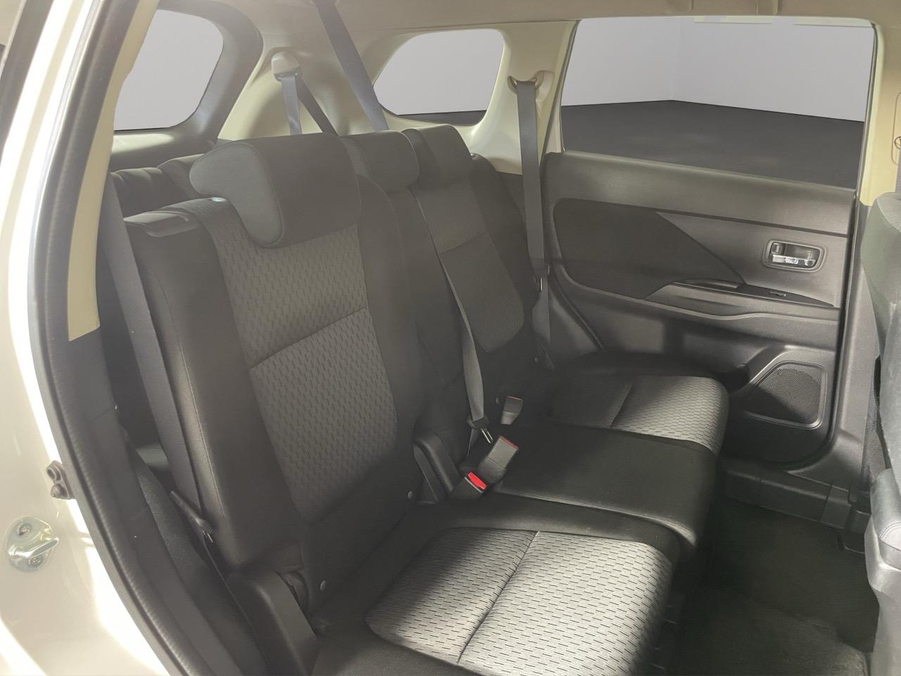 2013 Mitsubishi Outlander 24G Safety Package RV/SUV 4WD + REVERSING CAMERA + PADDLE SHIFT