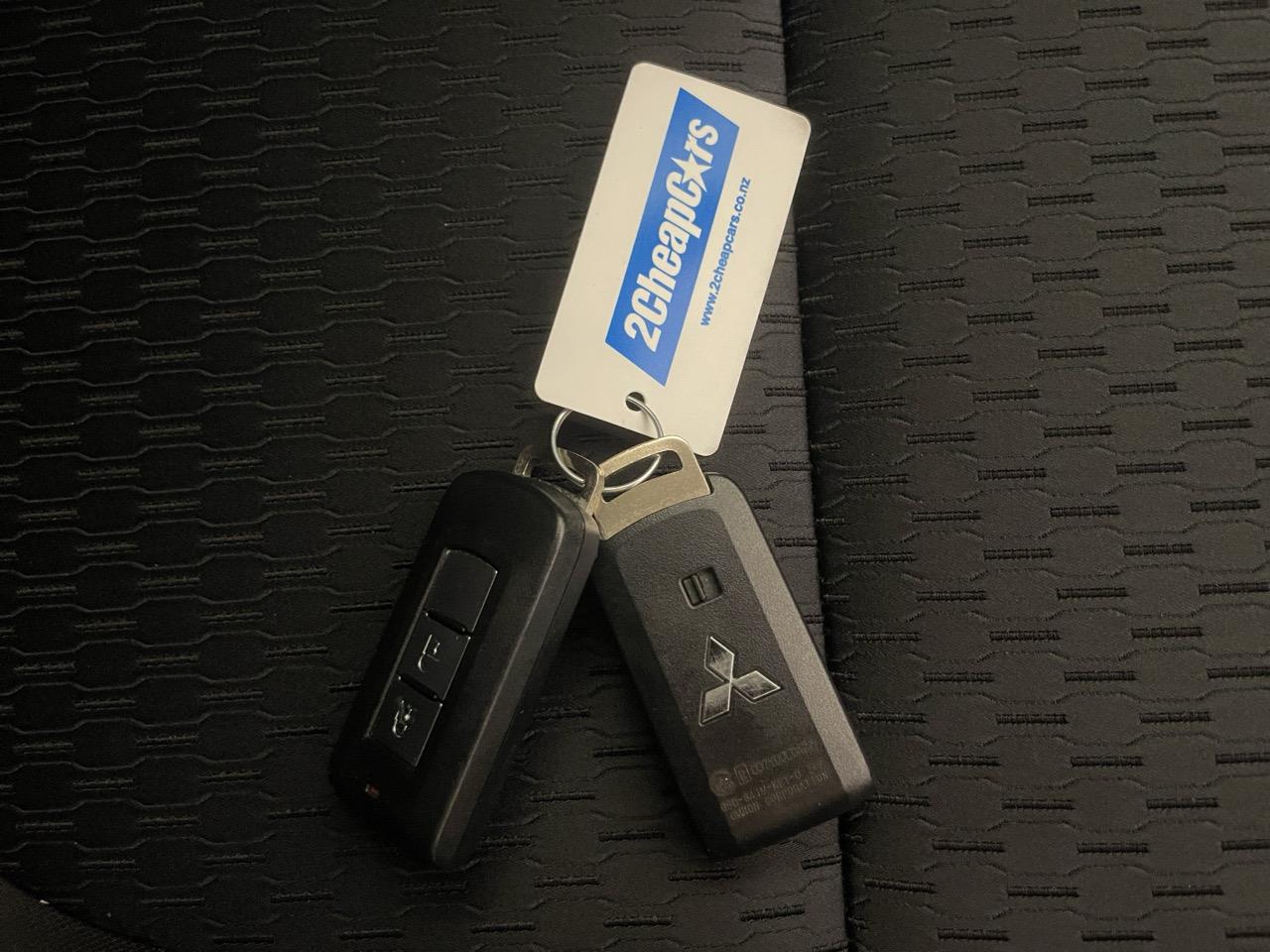 2013 Mitsubishi Outlander 24G Safety Package RV/SUV 4WD + REVERSING CAMERA + PADDLE SHIFT