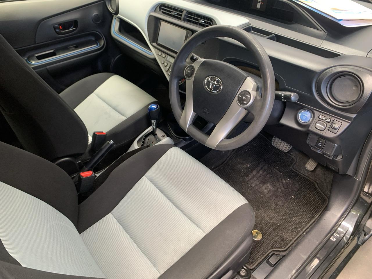 2013 Toyota Aqua S Hatchback PUSH BUTTON START + AUTO LIGHTS + REVERSING CAMERA