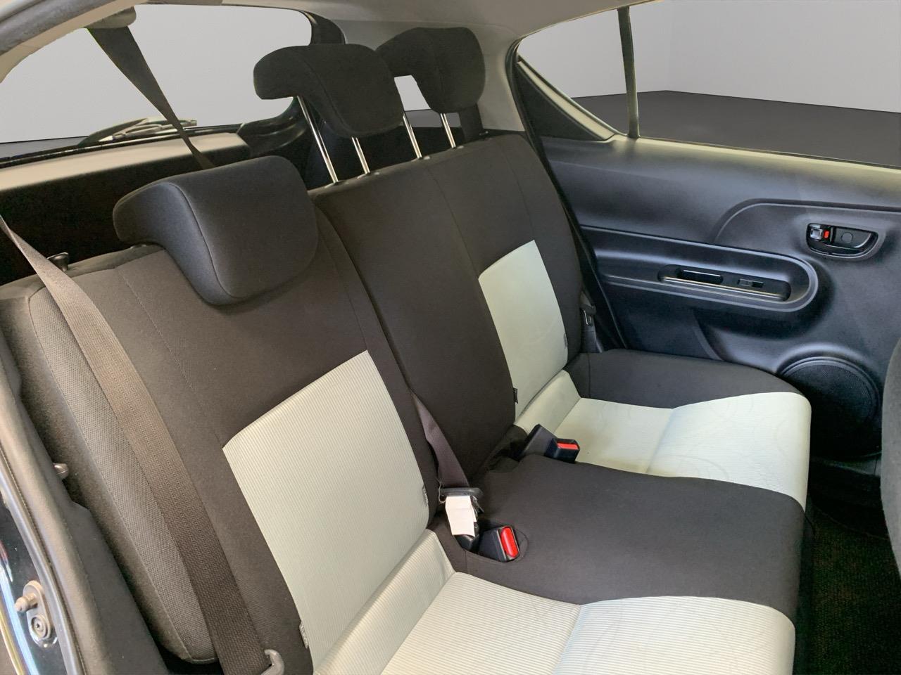 2013 Toyota Aqua S Hatchback PUSH BUTTON START + AUTO LIGHTS + REVERSING CAMERA