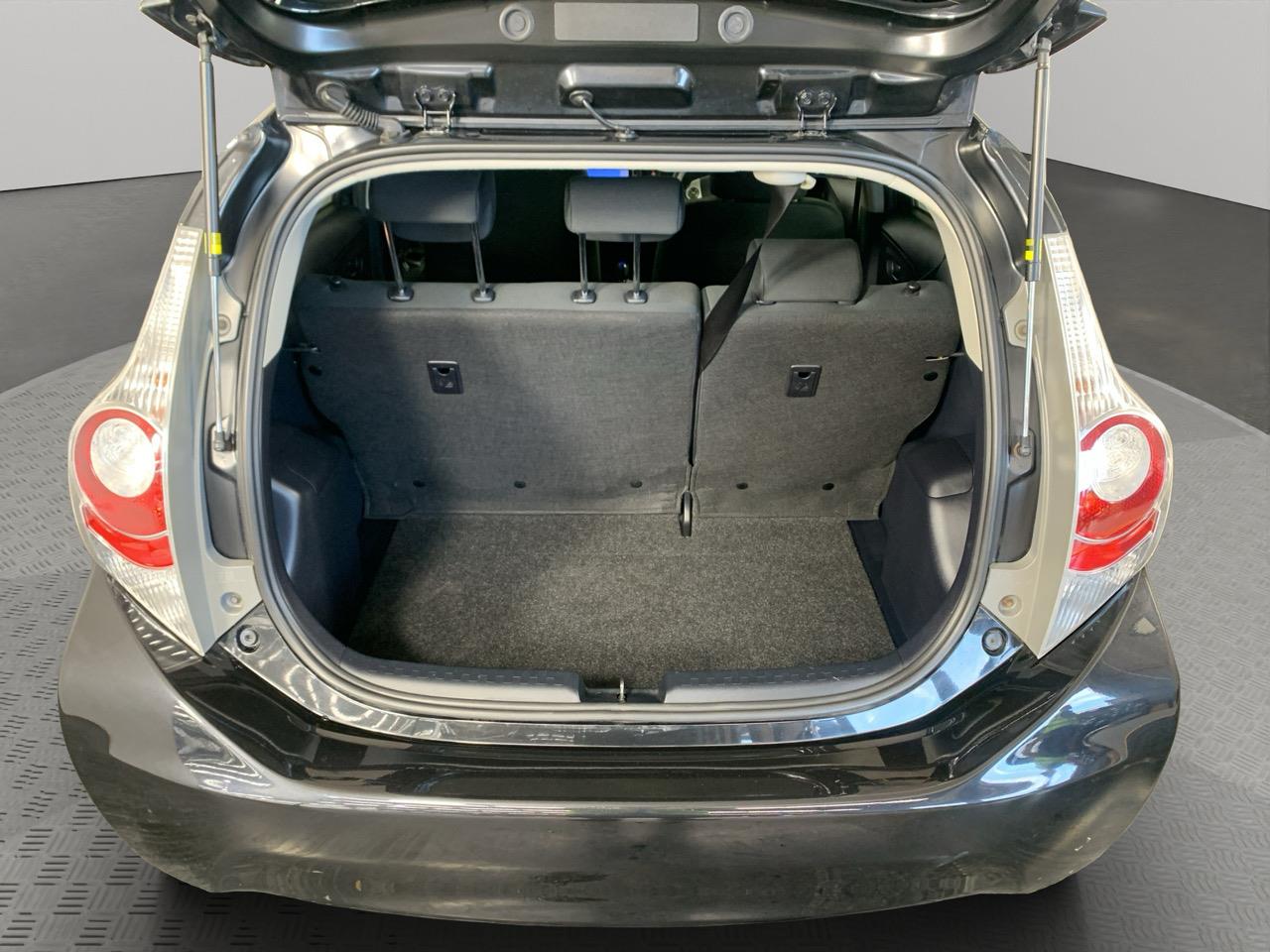 2013 Toyota Aqua S Hatchback PUSH BUTTON START + AUTO LIGHTS + REVERSING CAMERA