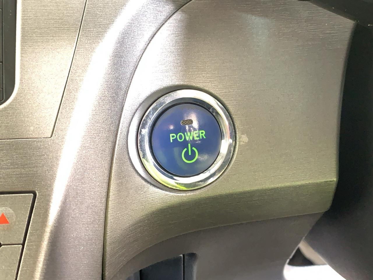 2013 Toyota Prius S Hatchback PUSH BUTTON START + AUTO LIGHTS + REVERSING CAMERA