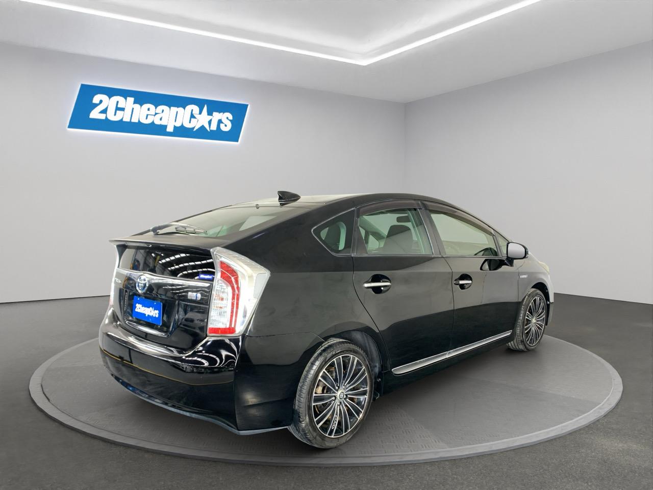 2013 Toyota Prius S Hatchback PUSH BUTTON START + AUTO LIGHTS + REVERSING CAMERA