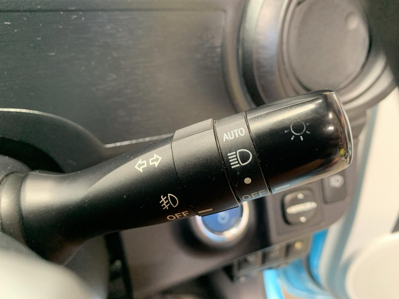 2012 Toyota Aqua S AERO Hatchback HEATED SEATS + PUSH BUTTON START + AUTO LIGHTS