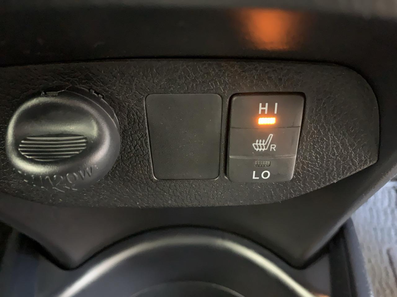 2014 Toyota Vitz U Hatchback LOW KMS + HEATED SEATS + PUSH BUTTON START