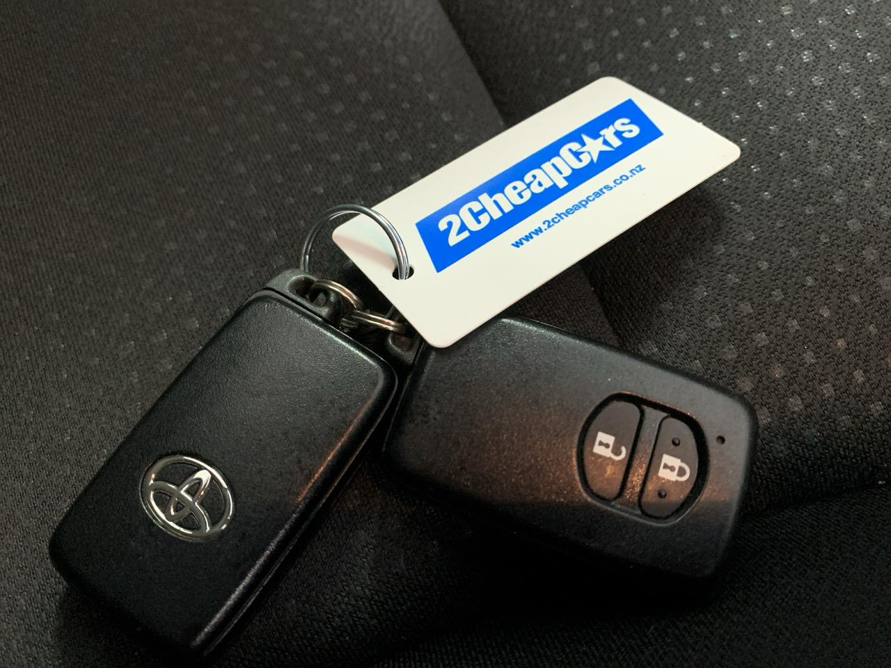 2014 Toyota Vitz U Hatchback LOW KMS + HEATED SEATS + PUSH BUTTON START