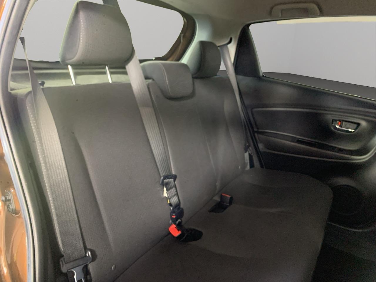 2014 Toyota Vitz U Hatchback LOW KMS + HEATED SEATS + PUSH BUTTON START