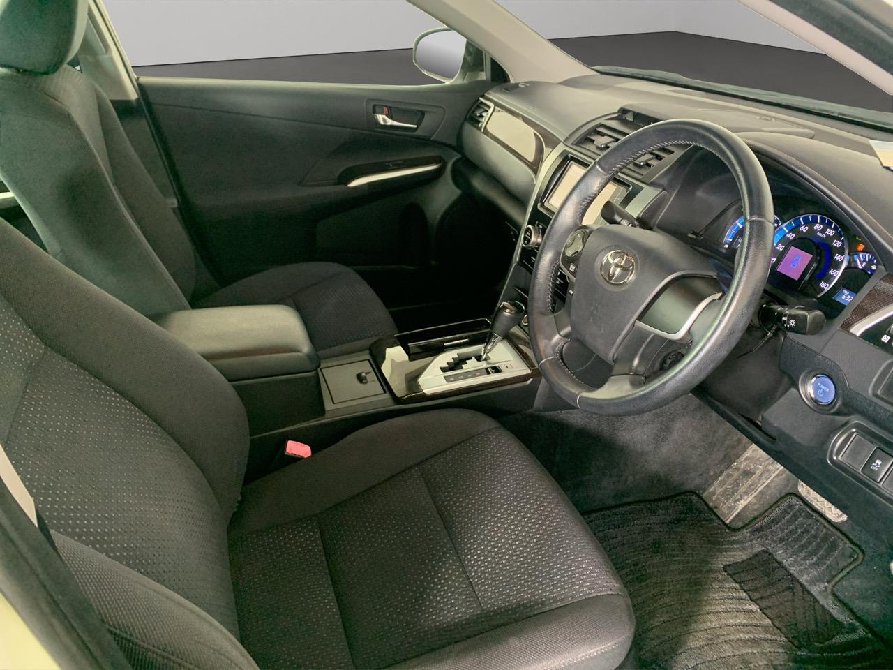 2013 Toyota Camry HYBRID G Sedan CRUISE CONTROL + POWER ADJUSTMENT SEATS