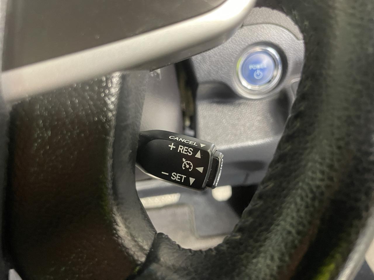 2013 Toyota Camry Hybrid Sedan LOW KMS + REVERSING CAMERA + CRUISE CONTROL